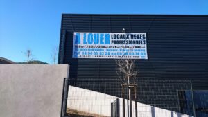 Bâche publicitaire grand format : visibilité maximale pour votre entreprise
à Hyères